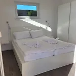 4 Sterne Dtv Floating House Botel Kröslin