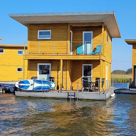 4 Sterne Dtv Floating House Botel *