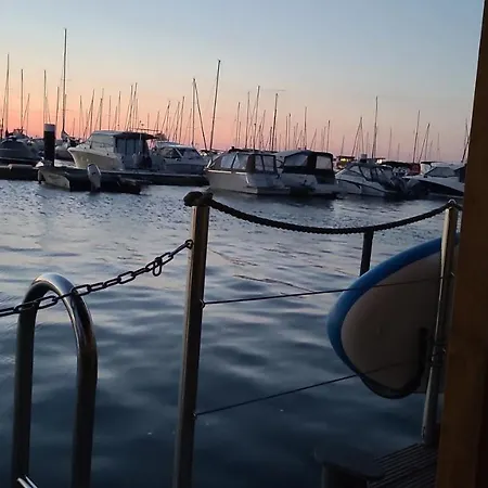 4 Sterne Dtv Floating House * Kröslin