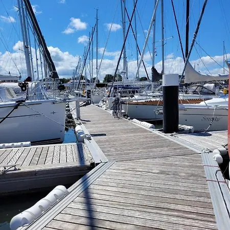 4 Sterne Dtv Floating House Kroslin