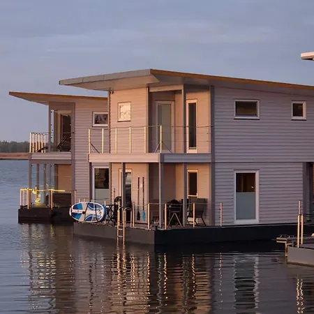4 Sterne Dtv Floating House Kroslin