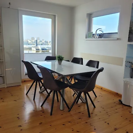 4 Sterne Dtv Floating House Hotel na wodzie
